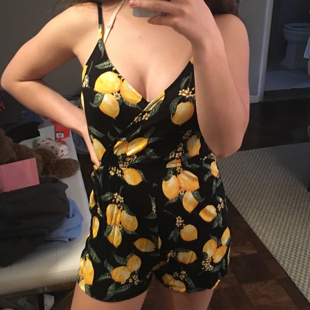 lemon-print black romper